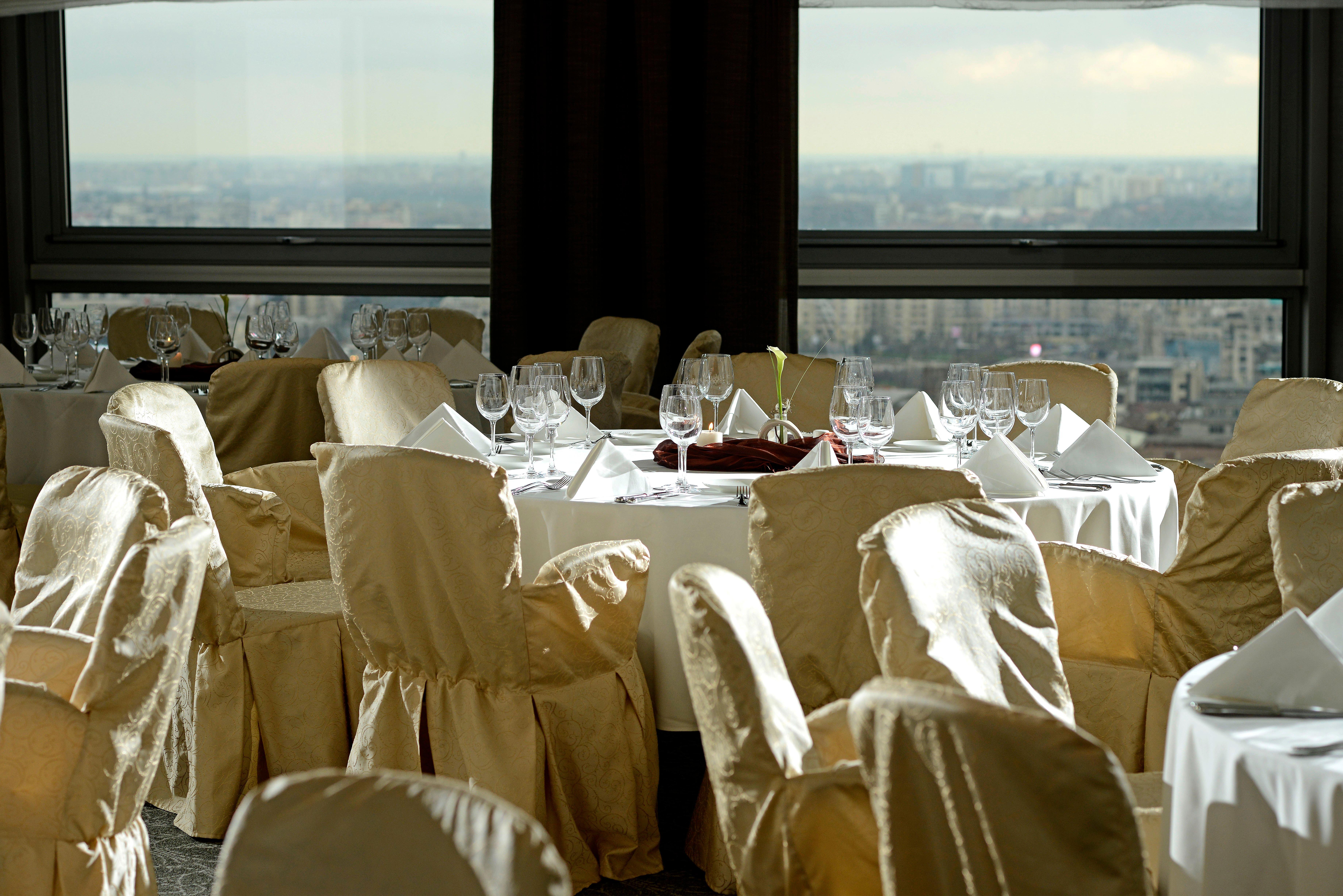 Grand Hotel 부쿠레슈티 시설 사진 The Sky Bar