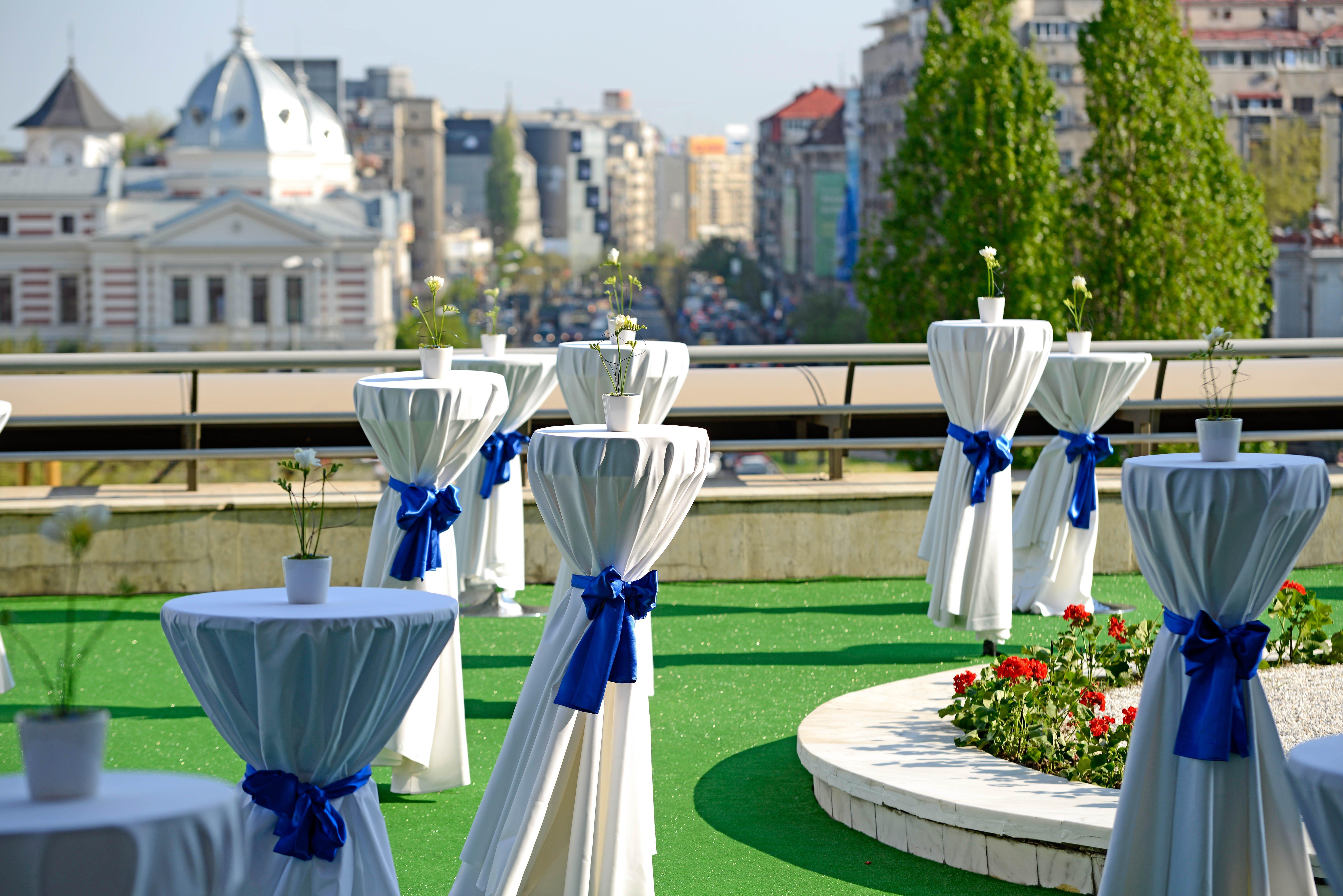Grand Hotel 부쿠레슈티 외부 사진 The terrace of the National Museum of Serbia