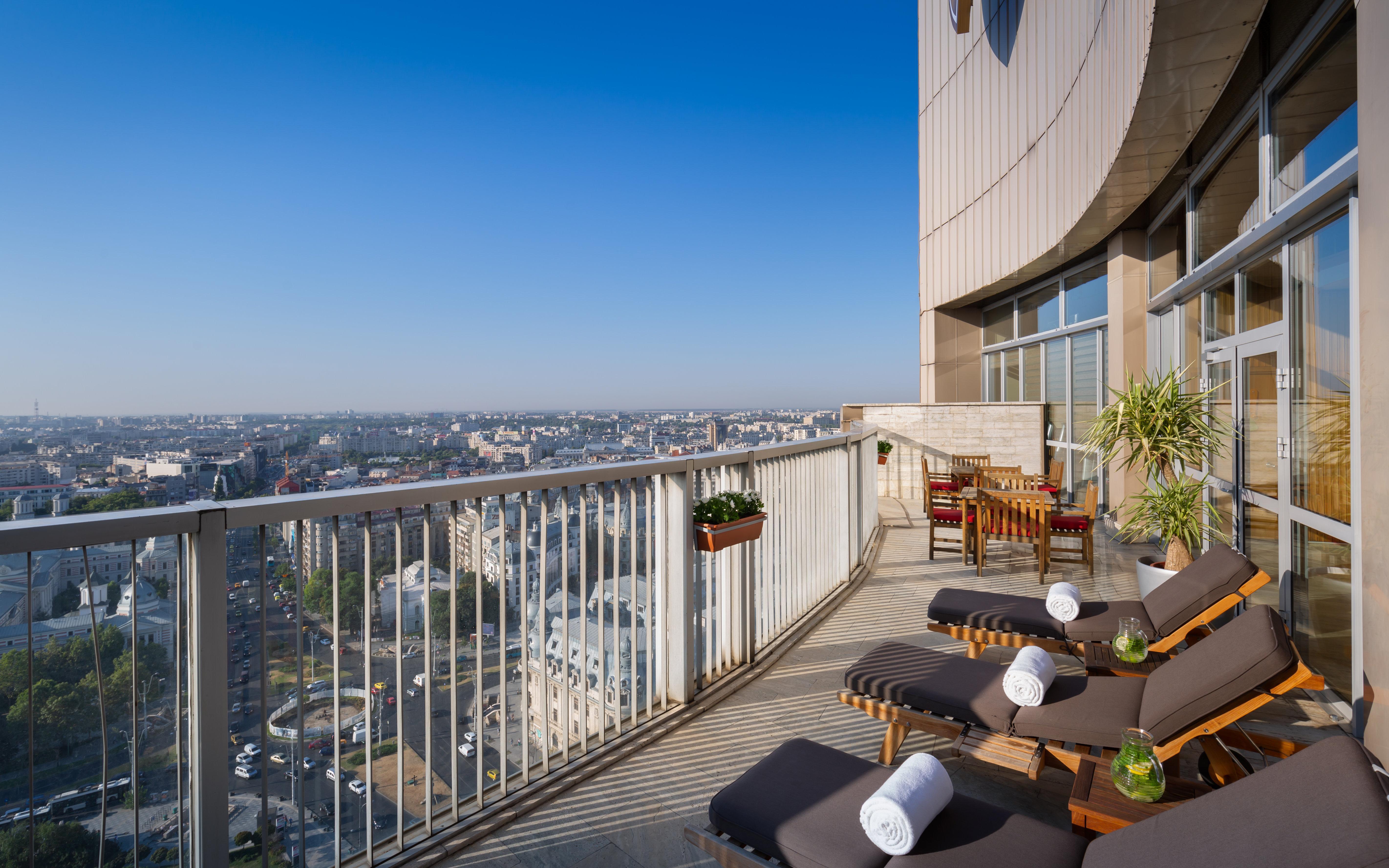 Grand Hotel 부쿠레슈티 외부 사진 View from the Westin