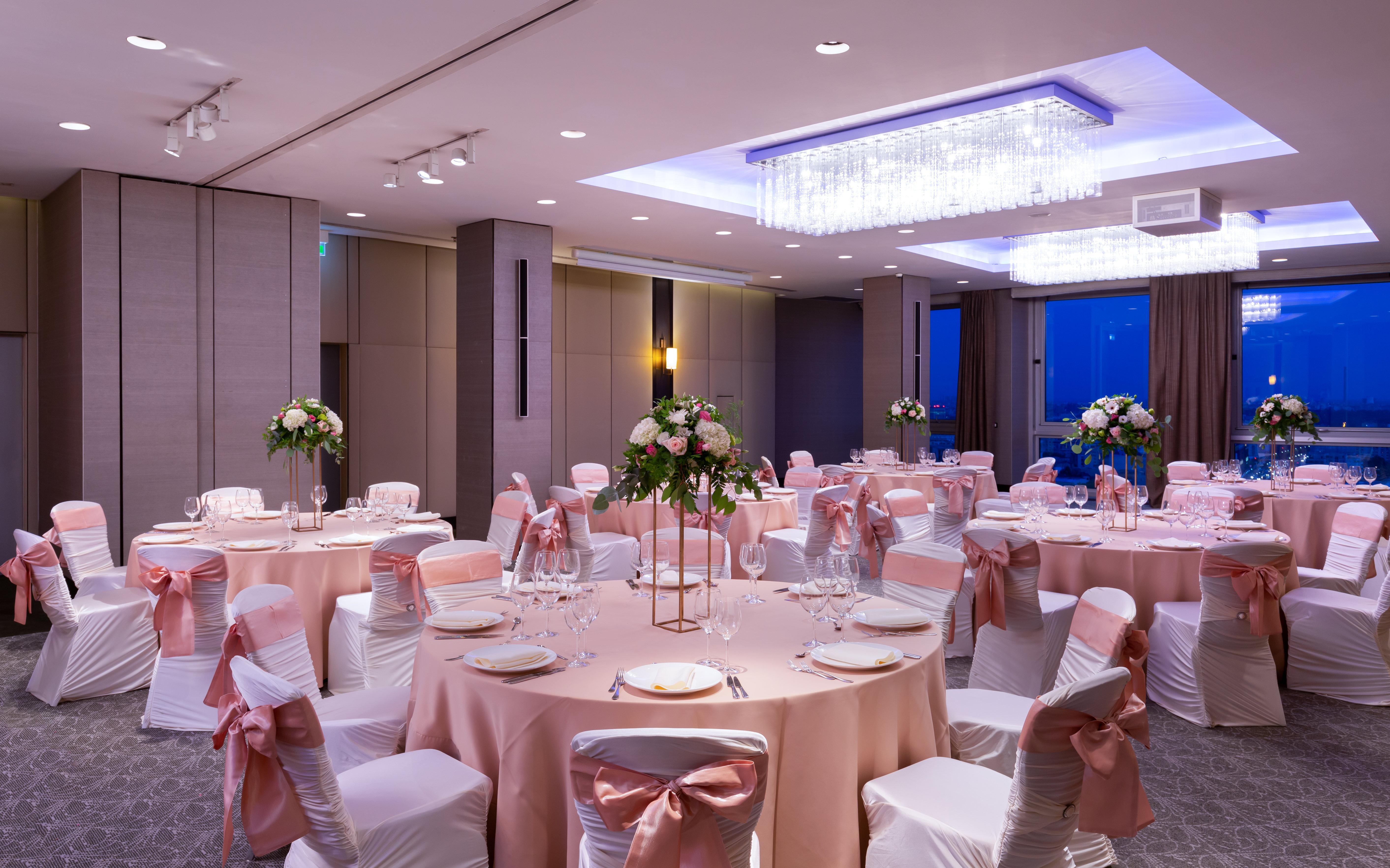 Grand Hotel 부쿠레슈티 외부 사진 The ballroom