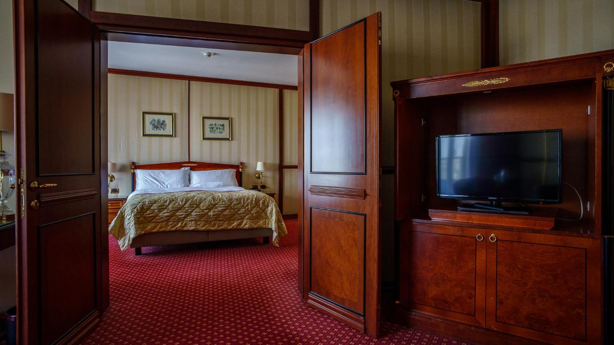 Grand Hotel 부쿠레슈티 외부 사진 Suite